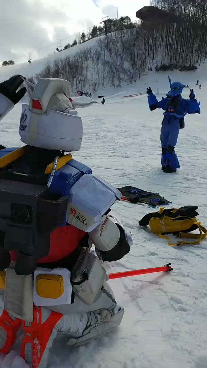 『恋ダンス』を指導する『グフ』さん と 教わる『生ガンダム』さんw( ´ ▽ ` ) 『恋ダンス』を指導する『グフ』さん と 教わる『生ガンダム』さんw( ´ ▽ ` )