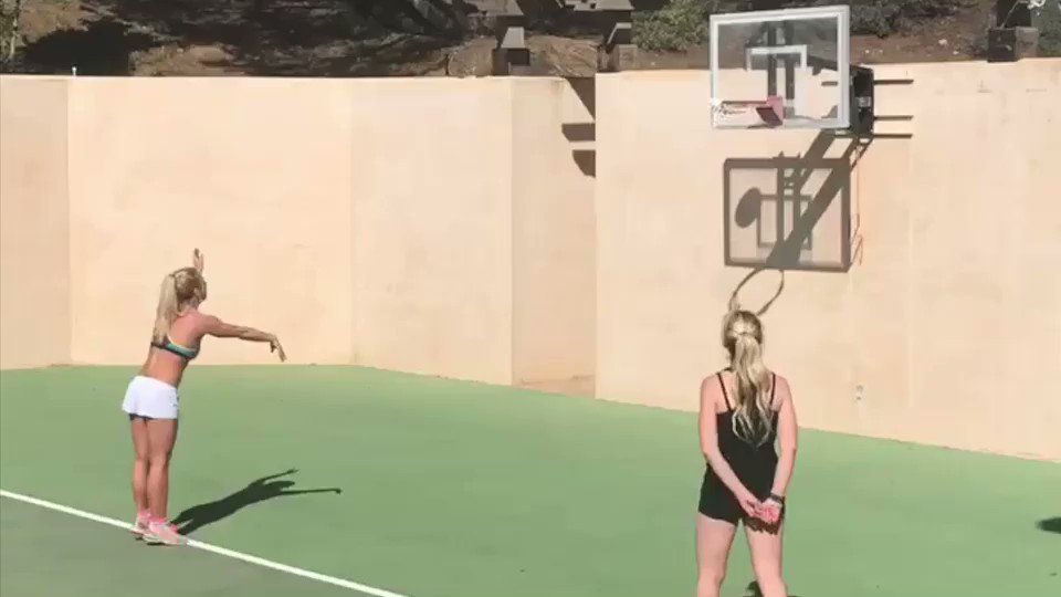 Perfect day to shoot some hoops ???????? https://t.co/WBIrG0o1tV