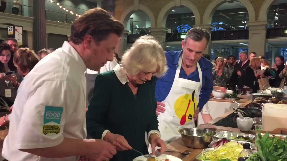 RT @ClarenceHouse: It's all hands on deck @jamieoliver's cooking station! #UKCEOCookoff https://t.co/RVkTyefYkz