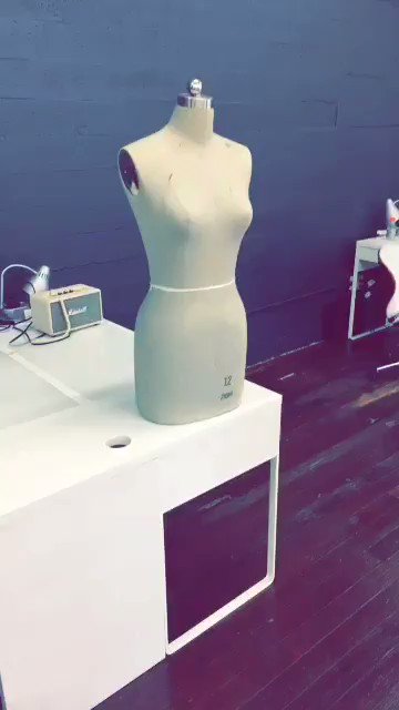 RT @IggySource: Iggy Azalea doing the #MoBounceChallenge!! ????????

YOU BETTA WERK! ???? https://t.co/YiDYMjtQhp