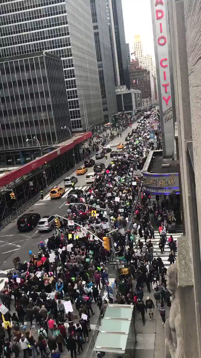 RT @stephscrafano: #TaxMarch crowd in NYC stretches for blocks as protesters make their way to Trump Tower https://t.co/nAPFAWxgYb