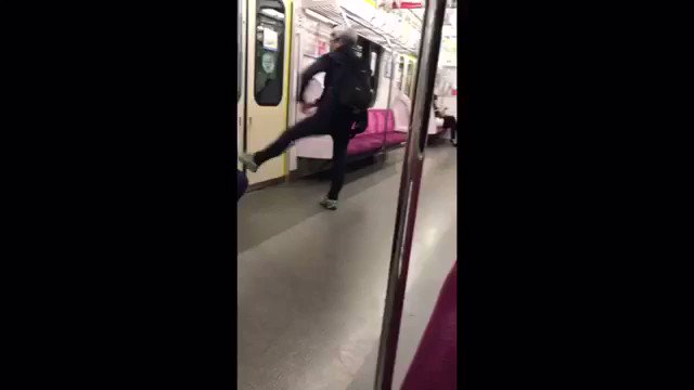 この人ほんまにドラゴンボールの悟空の声やww電車壊れんでよかった… この人ほんまにドラゴンボールの悟空の声やww電車壊れんでよかった…