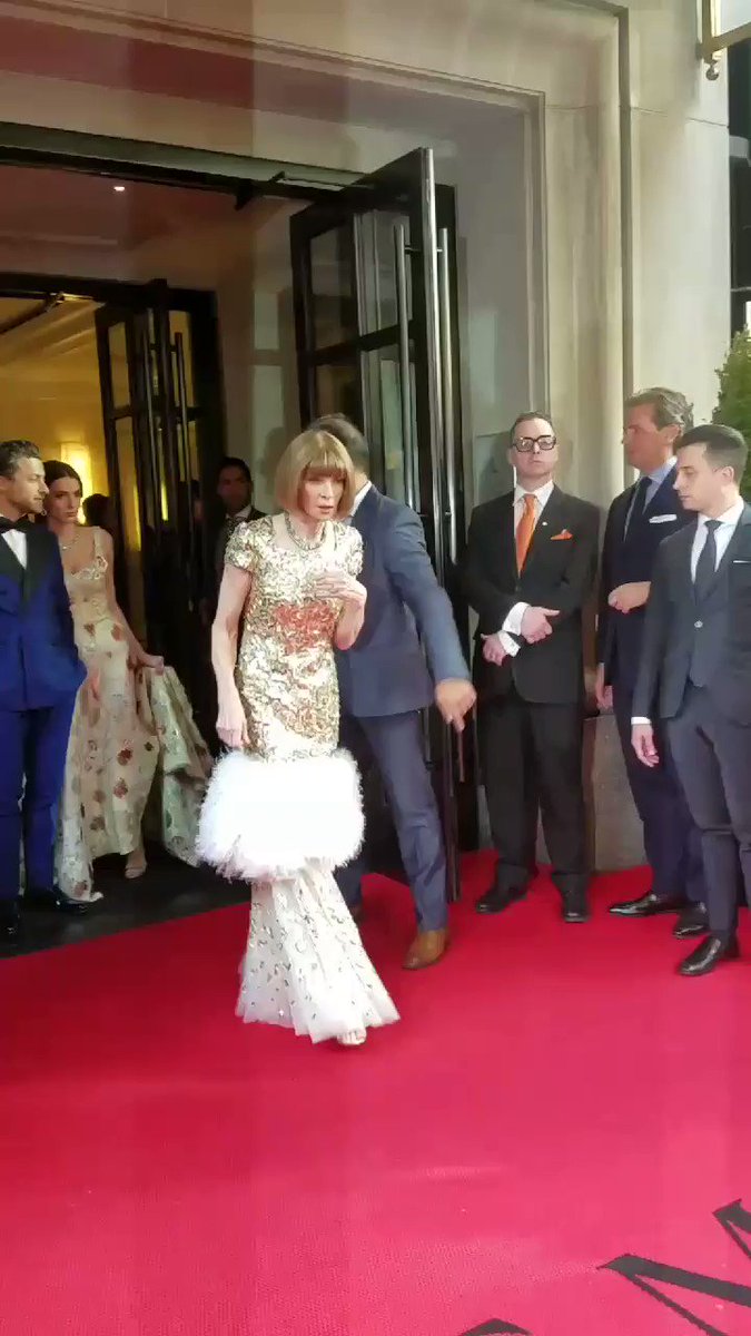 awok anna wintour