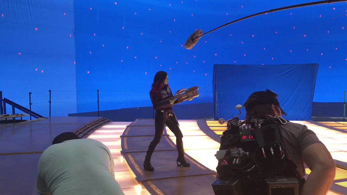 Hanging around on the set of @Guardians vol 2
#BTS #gotgvol2 #gamora https://t.co/vAqqtgMIhC