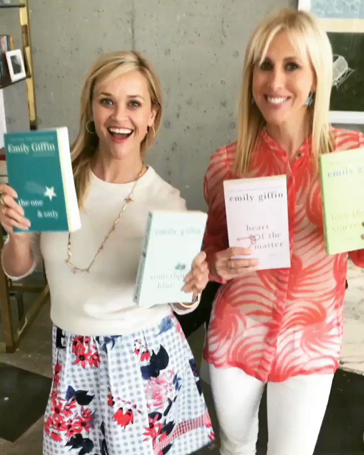 Such an inspiring meeting with the writer @emilygiffin! Who has read her books? #rwbookclub ???? https://t.co/SiSxaEbVlb