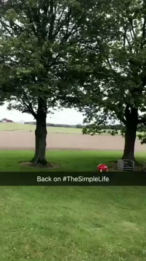 Back on #TheSimpleLife https://t.co/ch3mPFpoUm