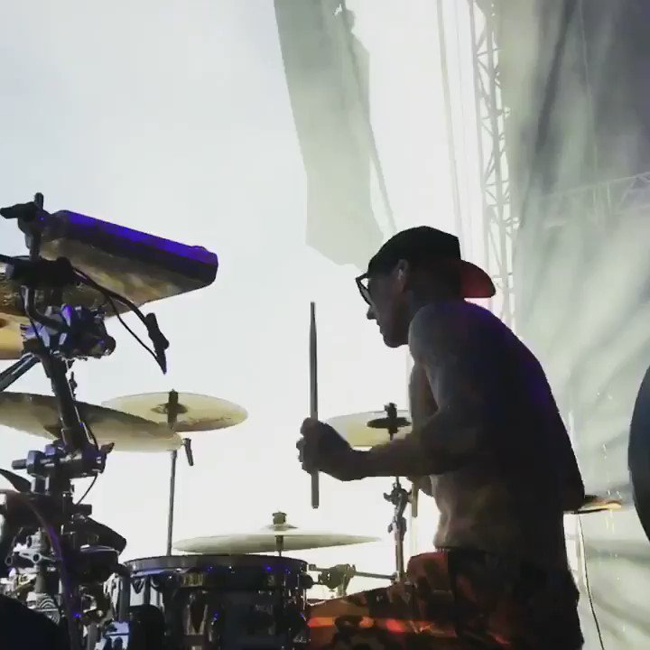 Grazie Italy!!!! ???????? #DRUMSDRUMSDRUMS ???????????????? https://t.co/VNTtpuIc2K