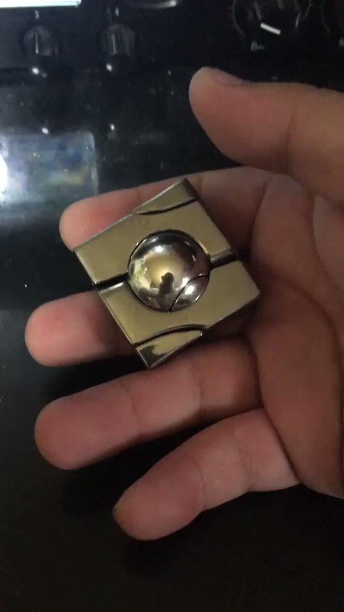 知恵の輪無理っぽいしベイブレードして生きてもらうことにした 知恵の輪無理っぽいしベイブレードして生きてもらうことにした