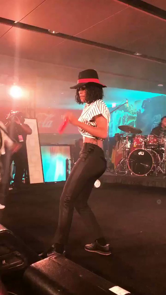 RT @Essence: Body and Performance Goals. @TEYANATAYLOR you ???????? did ???????? that! #EssenceFest https://t.co/FNTnDJhDSg