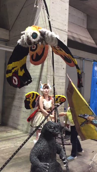 ワンフェス楽しかった!!!!ギニョール造形工房さんのモスラちゃん動かせてもらえたのが凄い嬉しかった🙈❤️感謝感謝です😭🙏 ワンフェス楽しかった!!!!ギニョール造形工房さんのモスラちゃん動かせてもらえたのが凄い嬉しかった🙈❤️感謝感謝です😭🙏