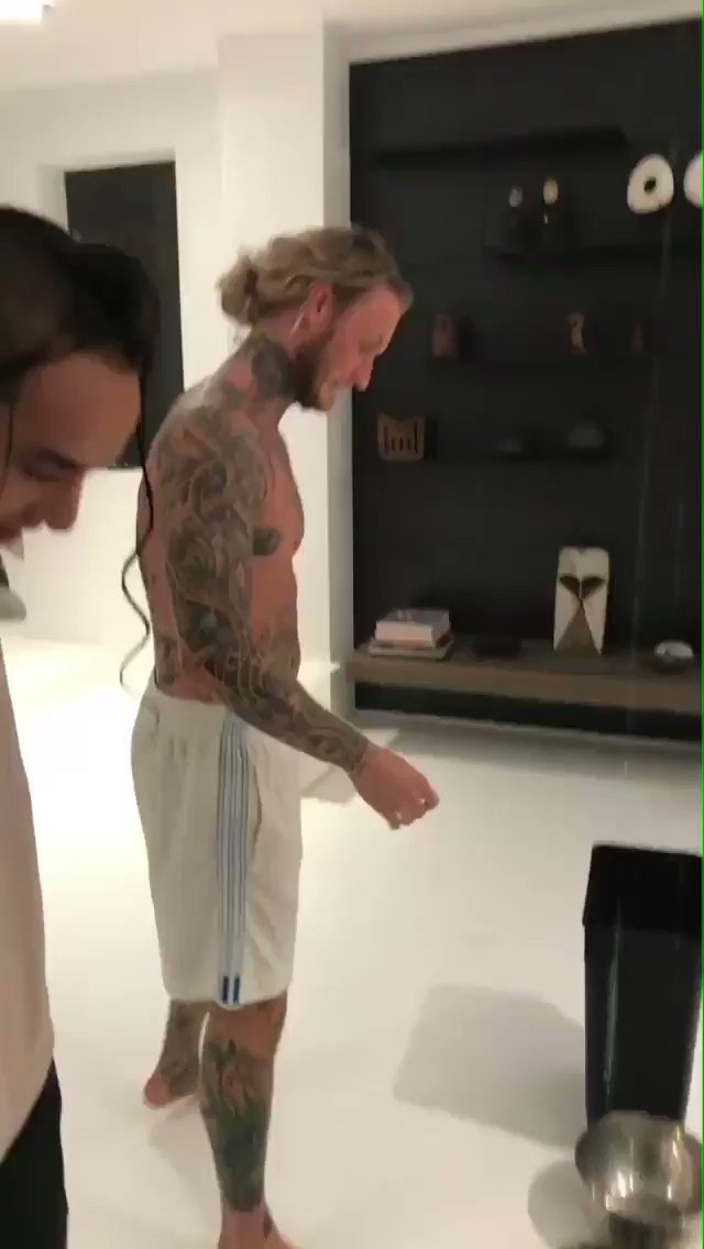 Make it rain ☔️ ????????
@CESQEAUX @MORTENofficial https://t.co/5t4sPD38WJ