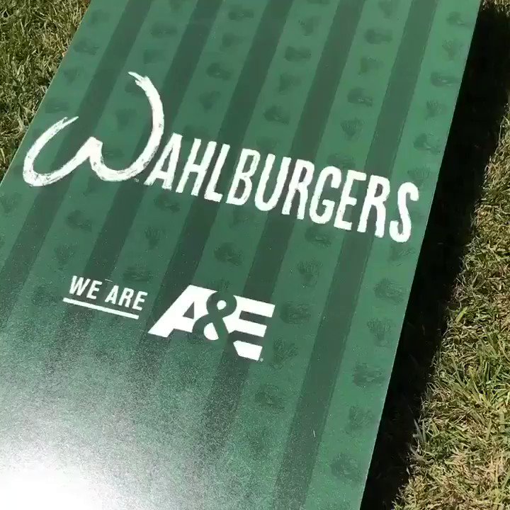 All #Wahlburgers all the time. https://t.co/TwoaRdOEz0