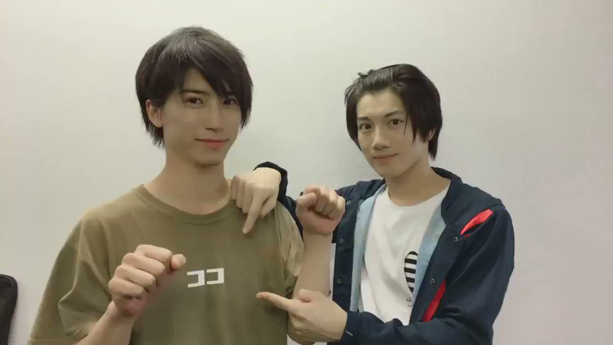 なぜか、うちの愛犬を紹介してくれている奥谷さん。写真かとおもいきや動画。#オズマフィア なぜか、うちの愛犬を紹介してくれている奥谷さん。写真かとおもいきや動画。#オズマフィア