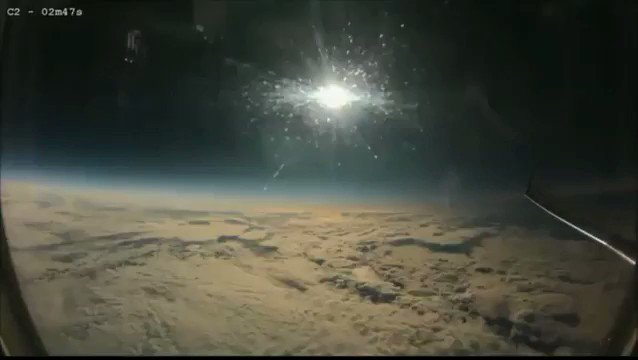 RT @HistoryInPix: The solar eclipse from the sky.???? #SolarEclipse2017 https://t.co/X8BS6YtEu6