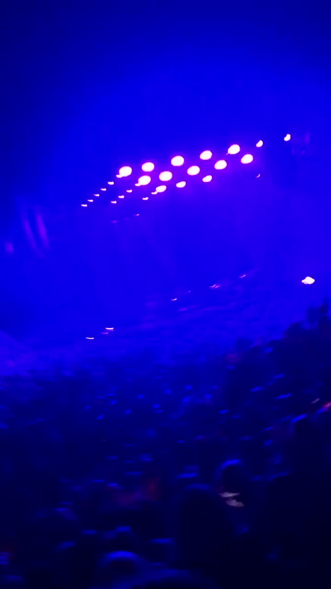 RT @divos: AFTER @MariahCarey had left the stage. WE were shook Sunday night!! #onlyalegendcan https://t.co/yuQP5KBNPT