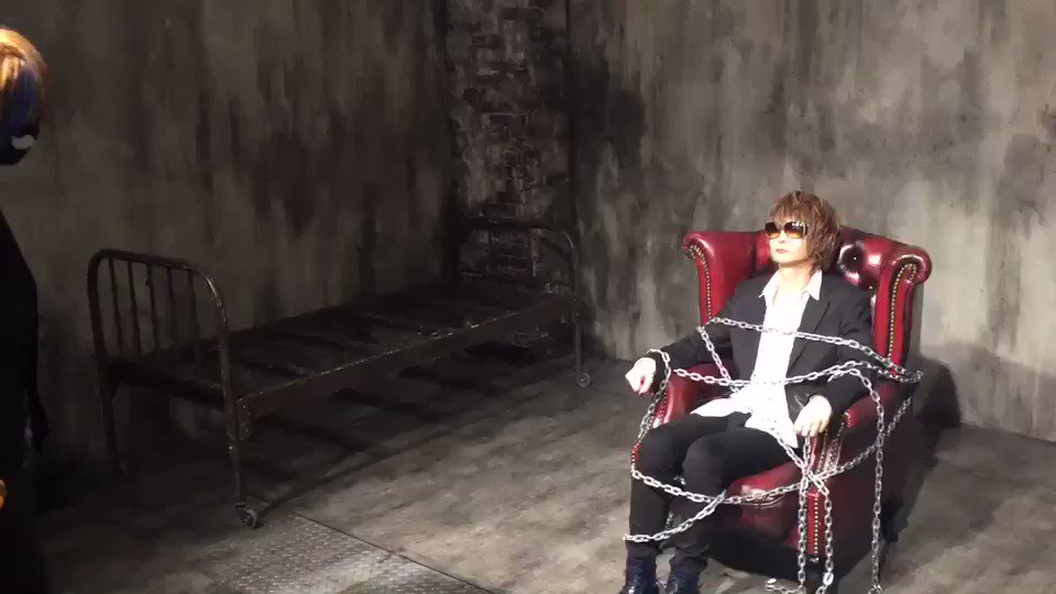 理不尽な状況に悲しんでる自分にひたすら元気付けようとしてピンポンを投げ続けるまふの動画です 理不尽な状況に悲しんでる自分にひたすら元気付けようとしてピンポンを投げ続けるまふの動画です