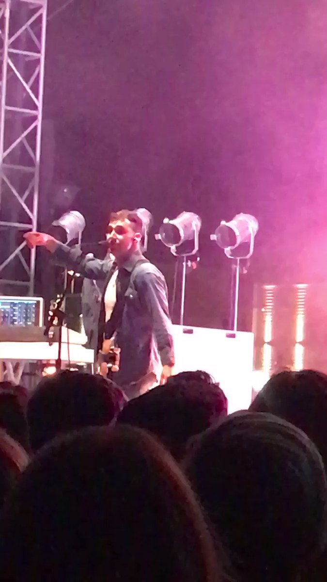 When @jackantonoff performs he is a beautiful stranger https://t.co/LPNM6LQHQj