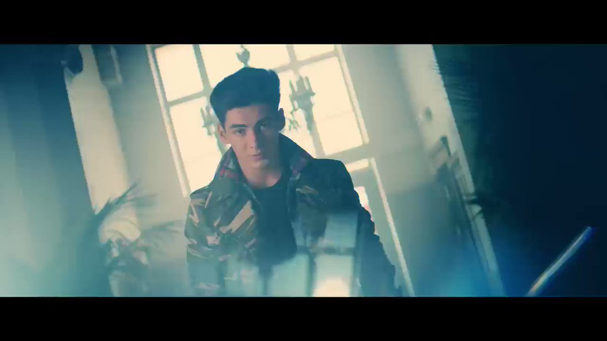 RT @InRealLife: #EyesClosed music video
9.15.17 https://t.co/LkqEPBU5qB