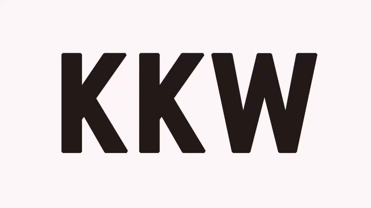 RT @kuwthewests: New year, new look. Thank you for all the amazing content you give us Kim!! #2YearsOfKKWApp https://t.co/HiEL93VhXY