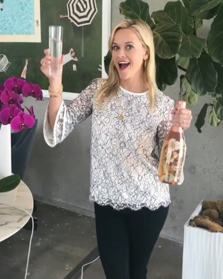 Who's excited for the #Emmys?! ???? #EmmyPrep #WeekendFun (????: @DraperJames) https://t.co/TXNUhXOEvB