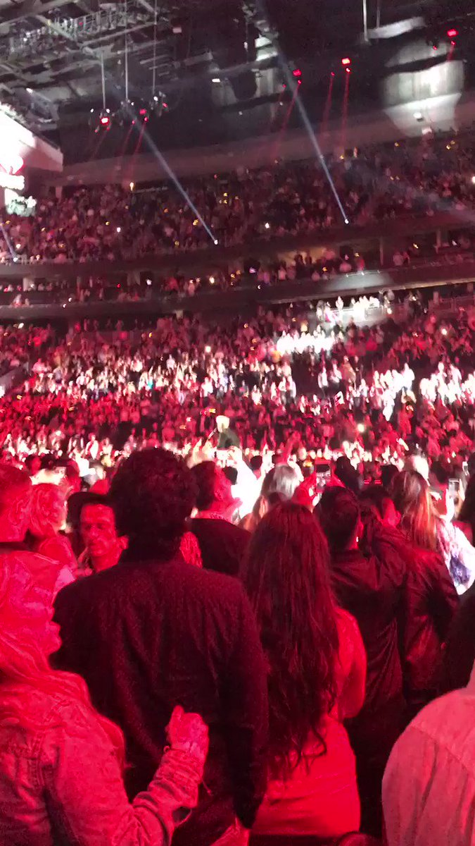 RT @iHeartFestival: .@Pink kicking off our #iHeartFestival in the middle of the crowd is everything and more ???????? https://t.co/cK7T9AWacL