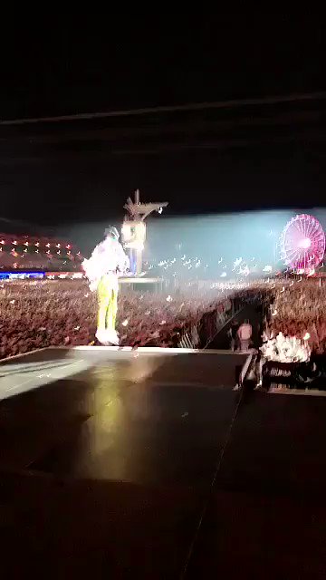 RT @30SECONDSTOMARS: On stage at #RockInRio! Stream the show live, straight from Brazil: https://t.co/fObEWe1MiQ https://t.co/edCLsSqgds
