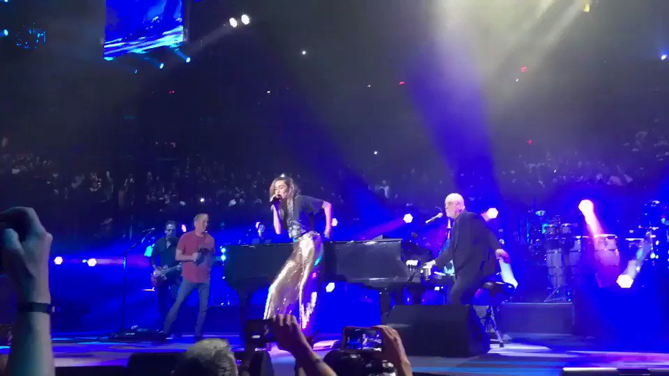 MSG w Paul Simon & Billy Joel ! #YoungerNow https://t.co/ByenKuC7F1