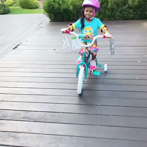 Take 2 ???? Look Mom no hands! ???????????????? https://t.co/GPK6mzpDb3