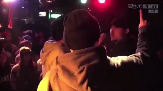 チプルソ vs SIMON JAPGADOROの押韻スタイルと似たチプルソに対し、SIMON JAPも負けず凄いパンチラ チプルソ vs SIMON JAPGADOROの押韻スタイルと似たチプルソに対し、SIMON JAPも負けず凄いパンチラ
