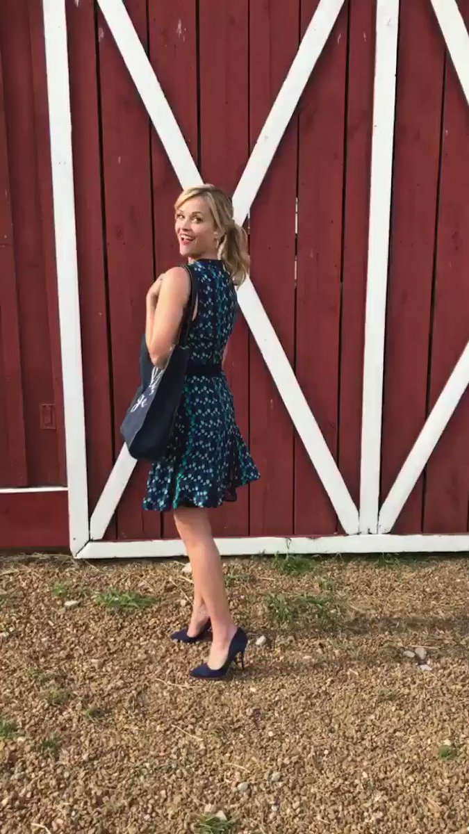This is my “Hello, Sugar” dance... ???? (P.S. @DraperJames new arrivals now available!) https://t.co/ZlqMfAmWIh