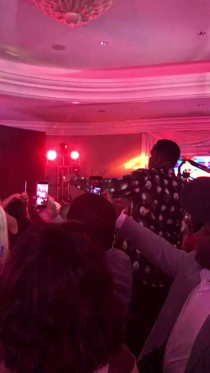 RT @RevoltTV: Issa vibe right now! @MsLaurynHill got @Diddy and the whole place LIT ???? #REVOLTMusicConference https://t.co/WPNdQ1ofNf