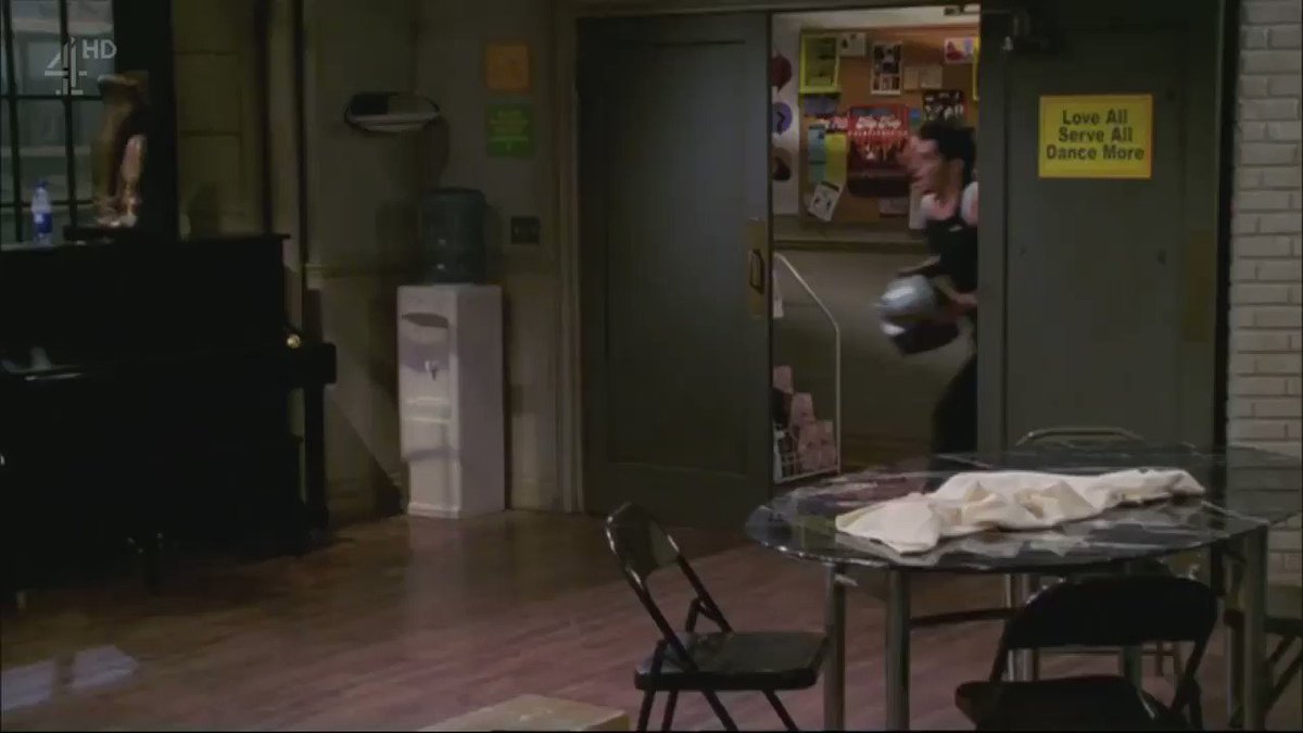 Back Up, Dancer! 
@WillAndGrace​ ep premiered today in ‘04.
#JJTimeline https://t.co/Onykcufg3u