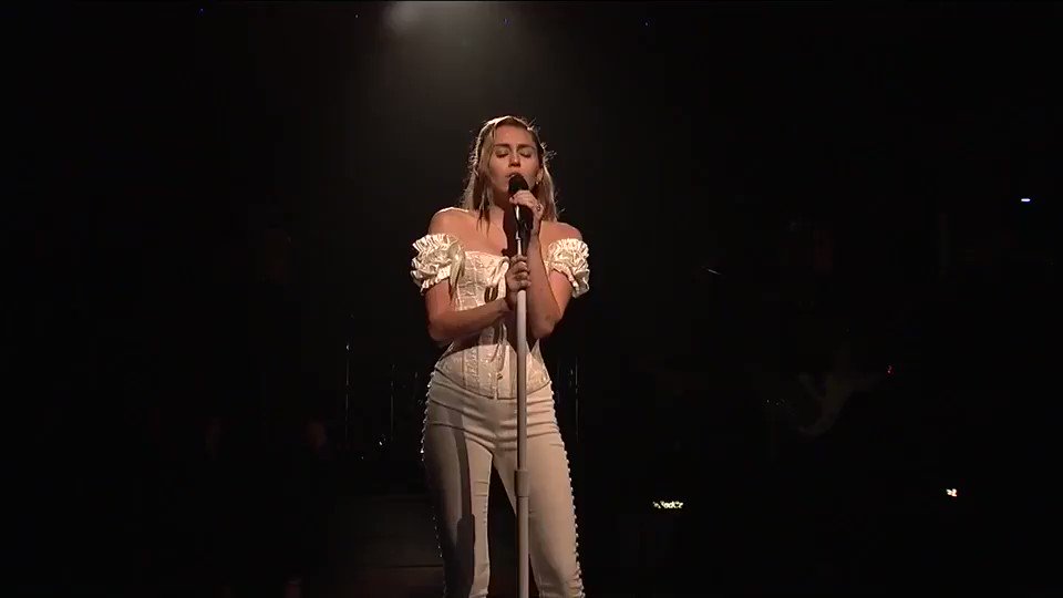 You're sweeter than candy & better than any childhood dream.... #IWouldDieForYou @nbcsnl ! https://t.co/Y6WQnNi3sY