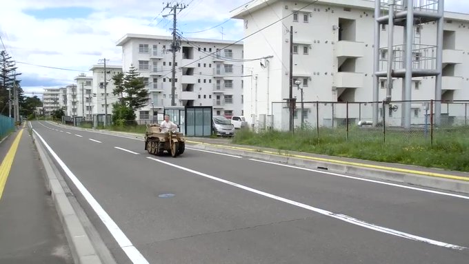 御殿場COMBAT!に持ち込んだケッテンクラート、「少女終末旅行」の影響もあってか敵軍の兵隊さんからも色々な質問が。「ナ 御殿場COMBAT!に持ち込んだケッテンクラート、「少女終末旅行」の影響もあってか敵軍の兵隊さんからも色々な質問が。「ナ