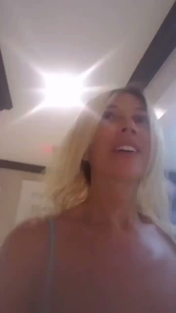 ????THE VIDEO???? #nadeeavolianova #whatstrending #popculture #AMAs #celebritynews #Hotel #singer #Vegan #actress https://t.co/nRmQ2cbAWs