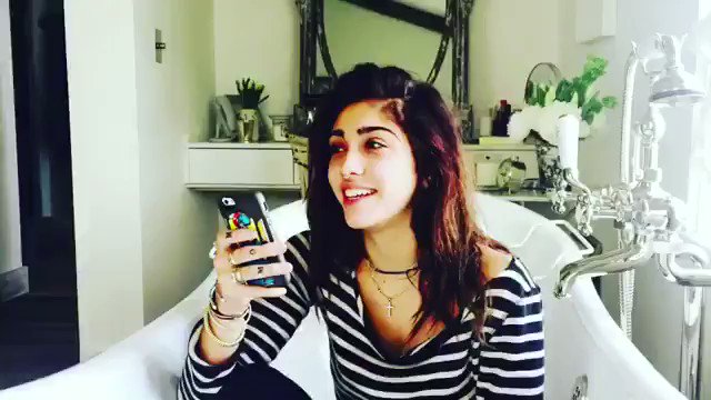 Feeling Sentimental!! ????♥️????♥️ Wish that Time Could Stand Still for a Moment. (A Long Moment) ⏱⏰????⏲???? ???????????????? https://t.co/g0MfJuPpeq