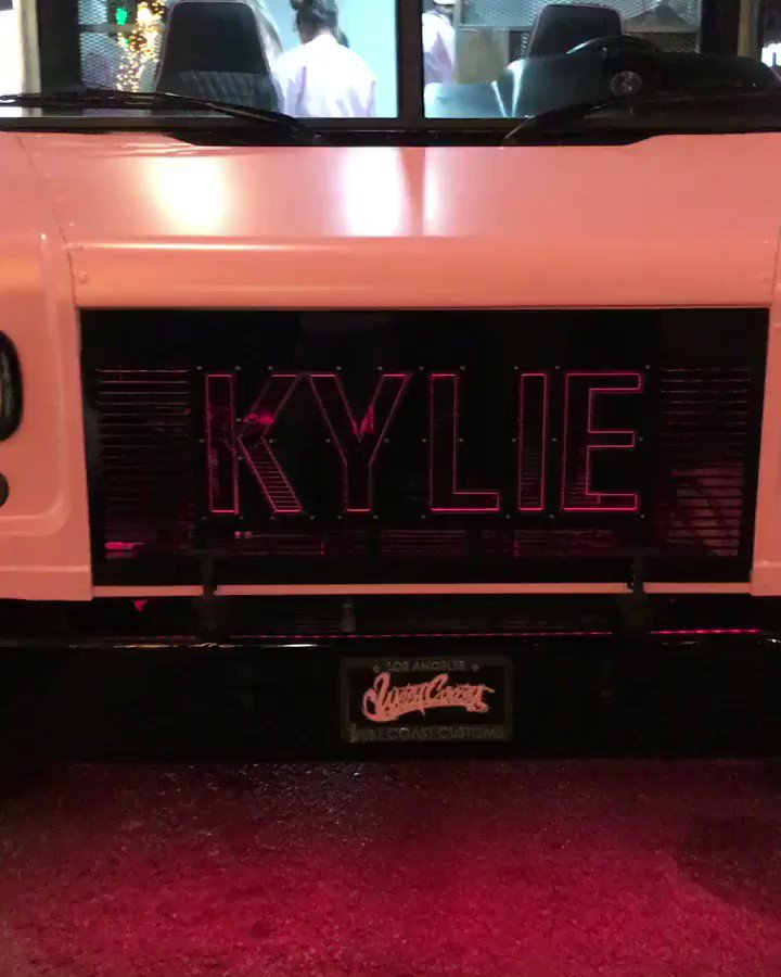 RT @KylieTruck: That’s a wrap, Calabasas!! See you tomorrow at @saks Beverly Hills on Wilshire!! #KylieTruck https://t.co/mfezHaN9lN