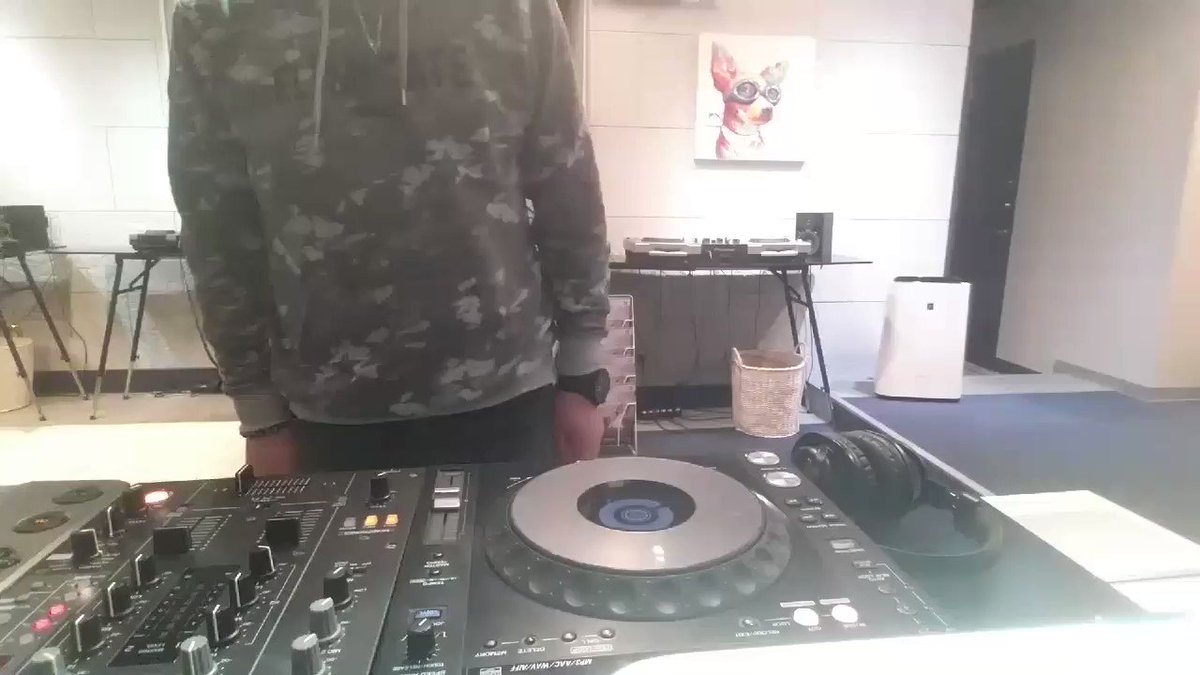 DJ れぐるす。Re:CREATORS(レクリエイターズ)のサウンドにスクラッチしてみた DJ れぐるす。Re:CREATORS(レクリエイターズ)のサウンドにスクラッチしてみた