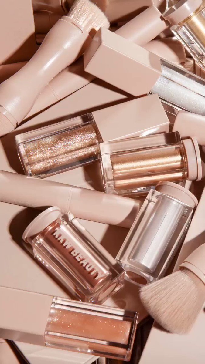 RT @kkwbeauty: Ultralight Beams and Crème Kits back in stock at https://t.co/32qaKbs5YG now! https://t.co/yt126W5YH4