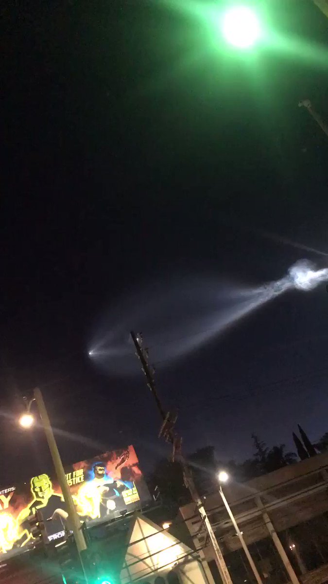 What is that in the Los Angeles sky? https://t.co/15fmC4FgLU