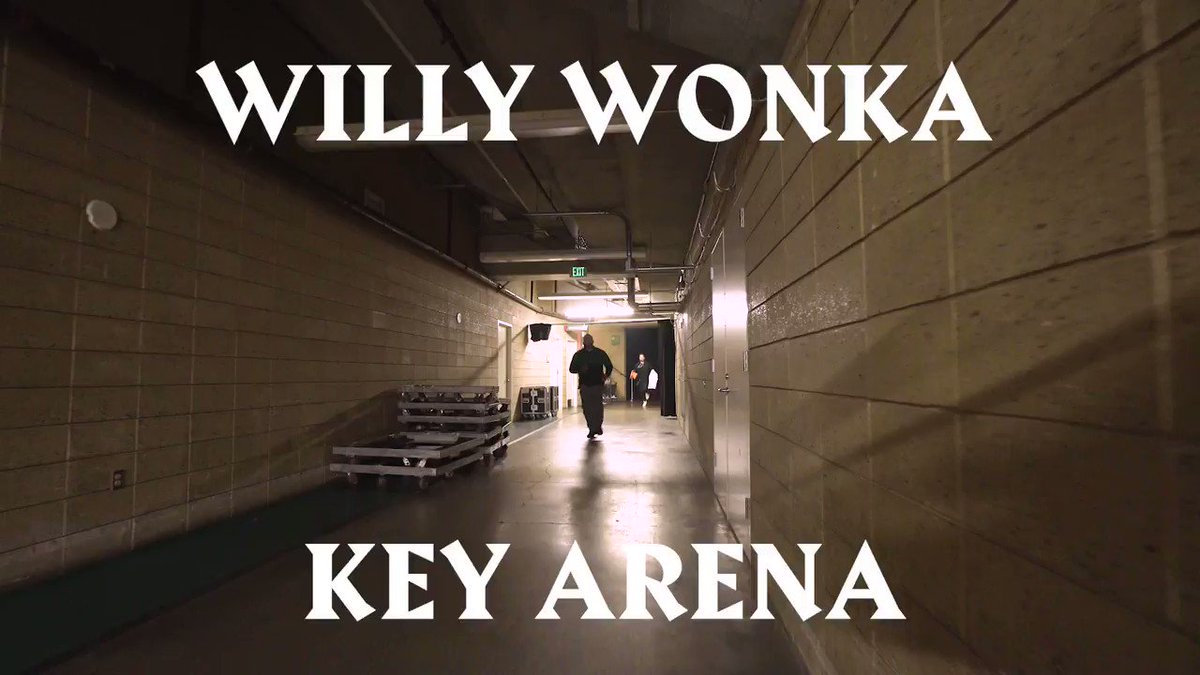 WILLY WONKA FROM THE RAFTERS. BEHIND THE SCENES. KEY ARENA. SEATTLE. ???????? https://t.co/r24BakYBIz