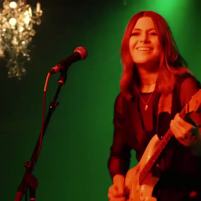 RT @LarkinPoe: ????Technicolor Betty???? 
(Credit: Michael Britt) https://t.co/knA8nXkFoh