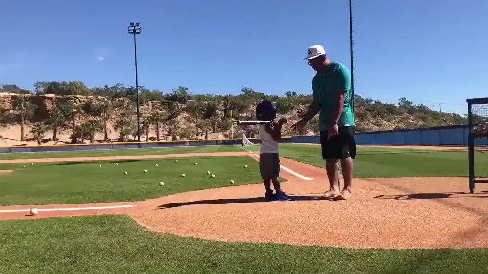 RT @DangeRussWilson: Destined to be a Big Leaguer! @MLB #FutureHallofFamer https://t.co/HSfSY6flju