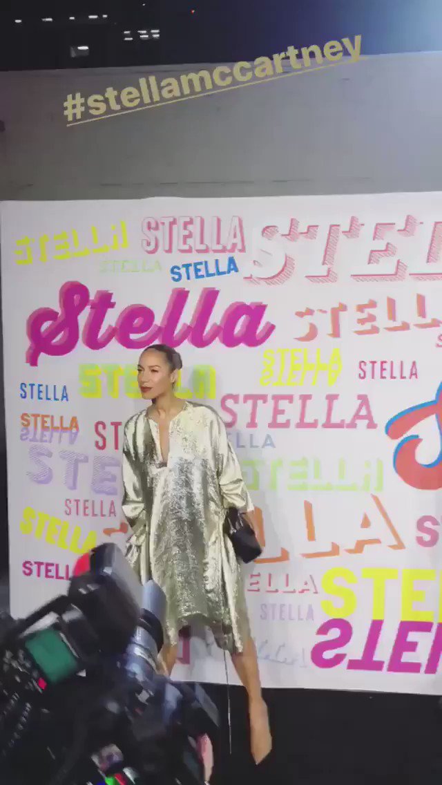 What a great evening @StellaMcCartney too much fun ✨loved wearing this beauty from the new collection Thankyou ???? https://t.co/Tu0ZoCyFwE