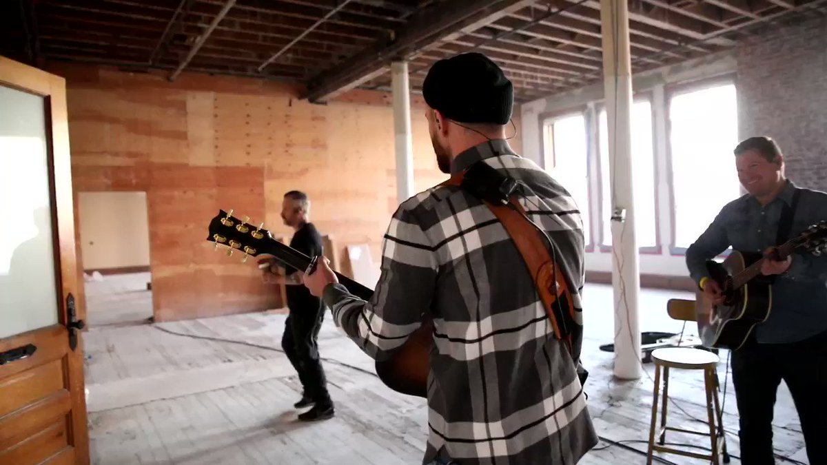 #SaySomething acoustic version https://t.co/HXLgYnG05b