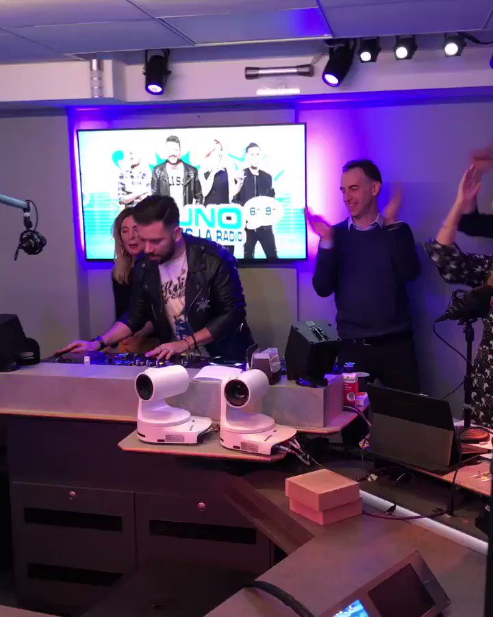 Morning madness with the lovely team at @funradio_fr in Paris!!! ???? #Dancing #Remix #GOLDEN https://t.co/V0jcZoMWir