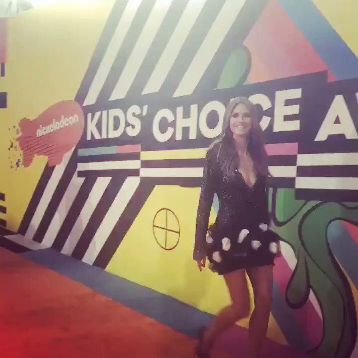 Stepping out at the #KCA‘s Excited to present best movie actress ???????? https://t.co/fNdE2UvFS5