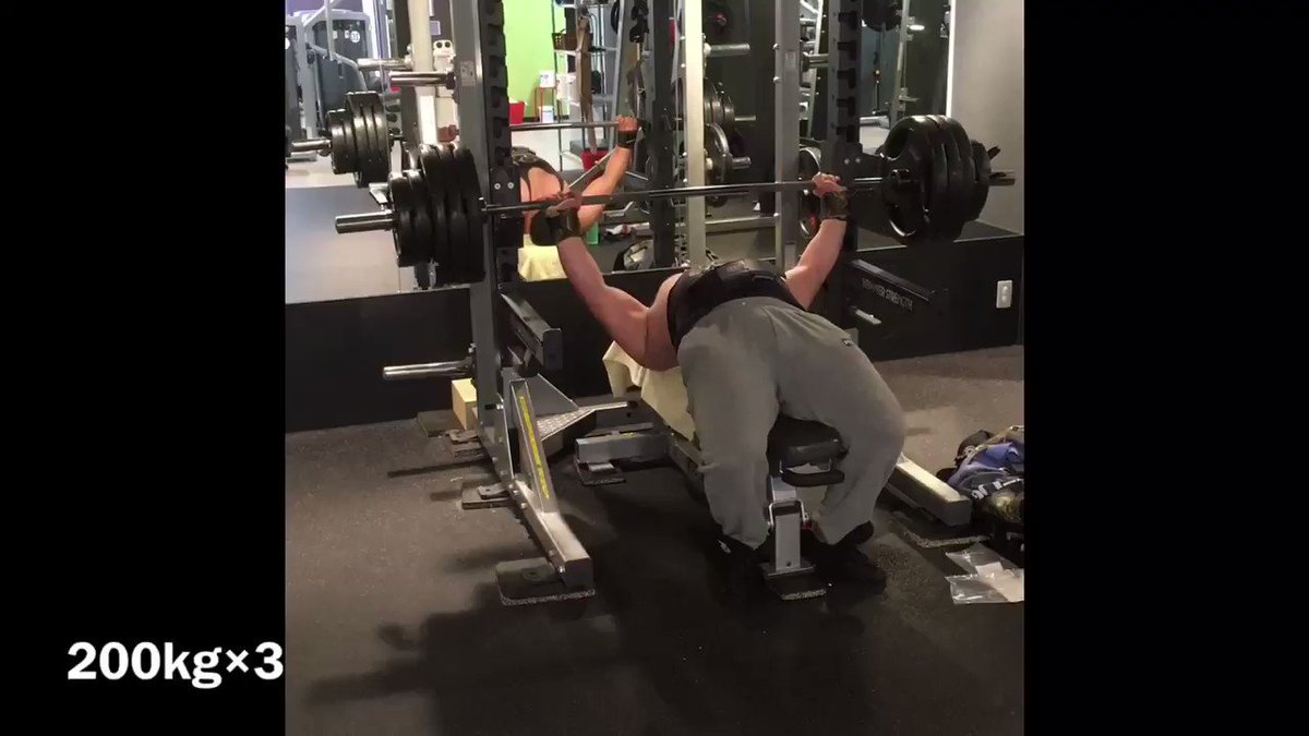 BENCHPRESS 200kg×3、180kg×8.5(潰れ)迷彩柄のGANGSTA WRAPSで!! BENCHPRESS 200kg×3、180kg×8.5(潰れ)迷彩柄のGANGSTA WRAPSで!!