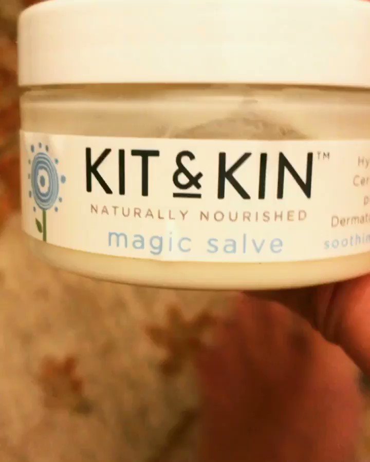 Magic salve! @kitandkinuk https://t.co/rbzbLkKh2F perfect for babies bottoms and my holiday feet!! https://t.co/M7aTfW947r