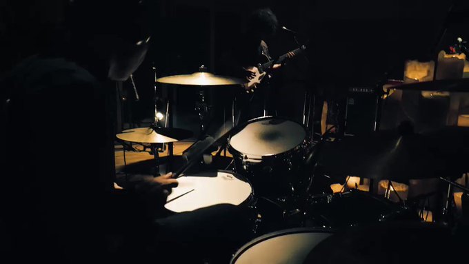 熱心に蝋を囲んで録音/撮影した「Bite」(Studio Live Version) のビデオができました↓#LEO今井 熱心に蝋を囲んで録音/撮影した「Bite」(Studio Live Version) のビデオができました↓#LEO今井